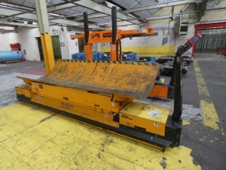 G5-AUX136 : 1 x Genkinger Motorised Cloth Roll Transporter, 2005